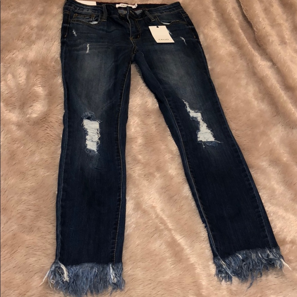 NEW WITH TAGS Cello Ripped Jeans size 5